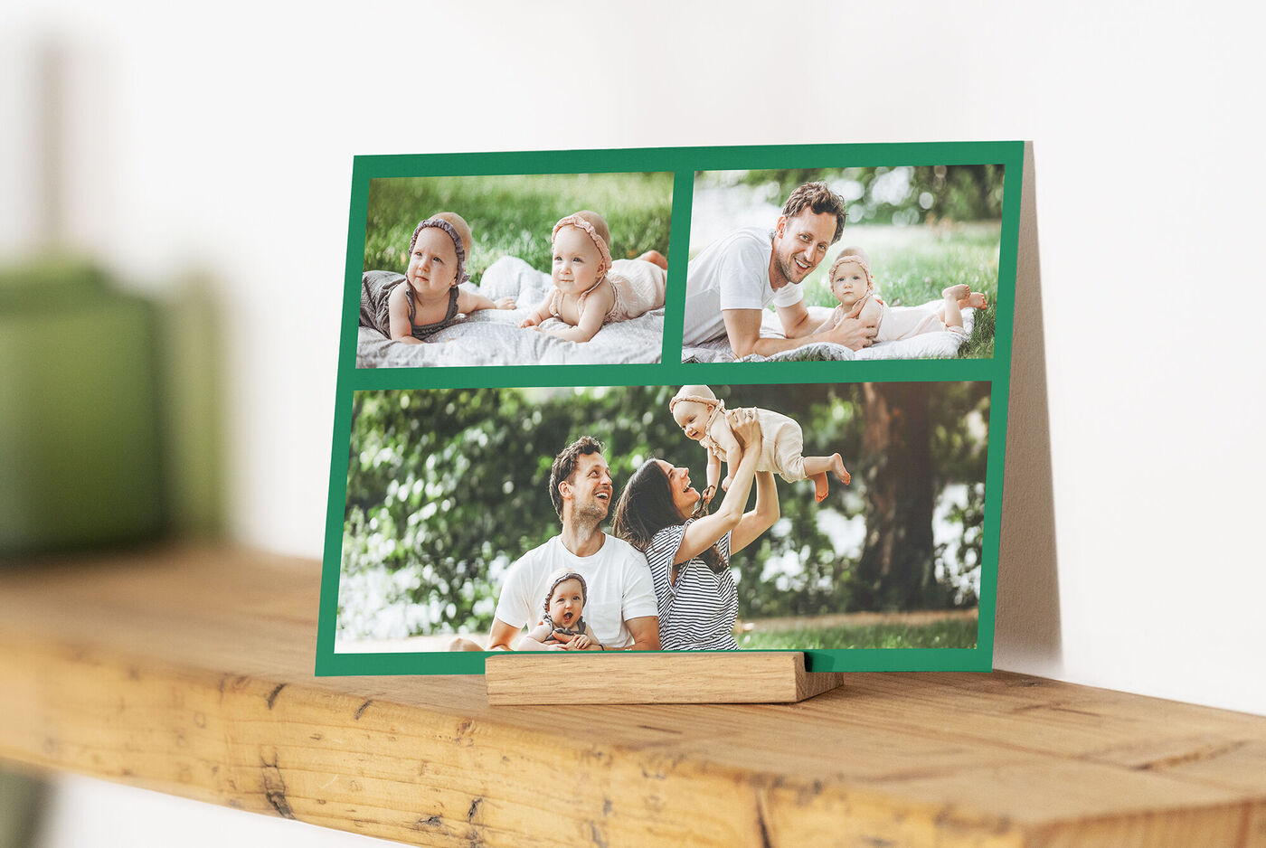 Collage de quatre images de moments familiaux heureux en plein air, avec bébés et parents.