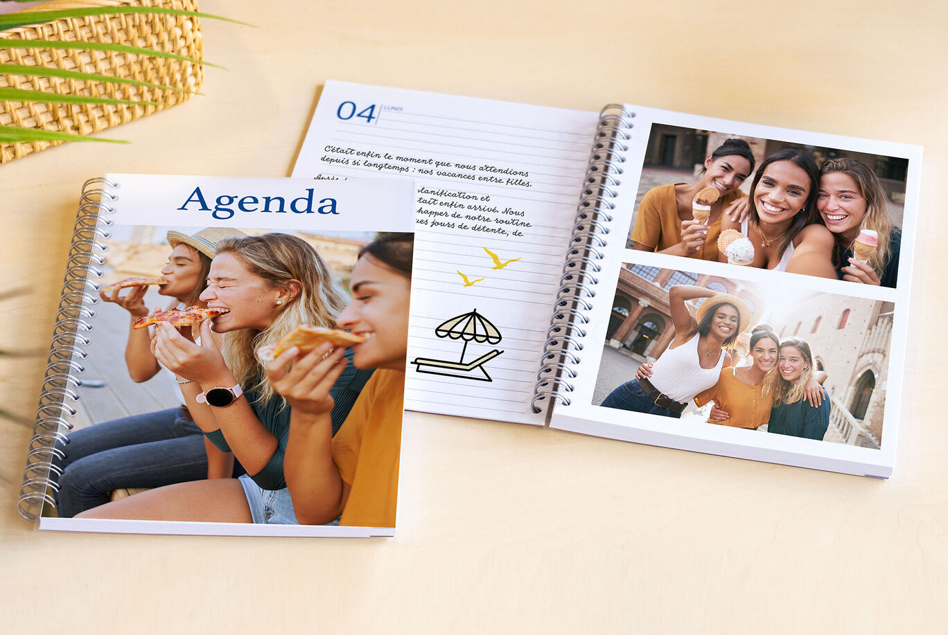 Agenda personnalisés avec des photos de copines sur la couverture et à l'intérieur