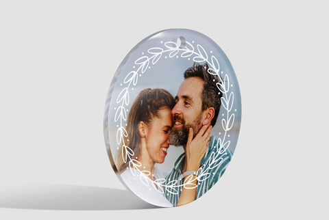 Étiquette déco en plexi personnalisée avec une photo de couple