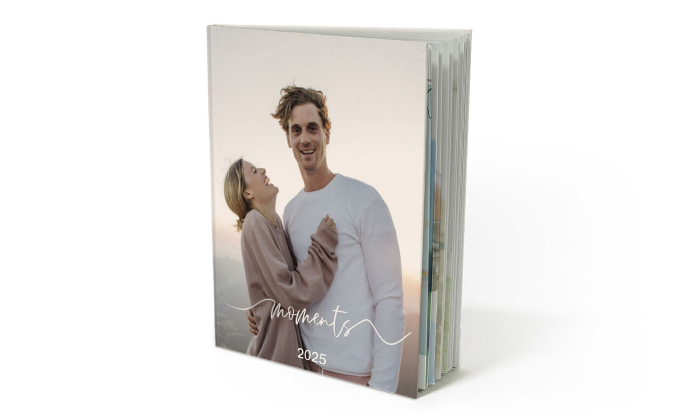 Modèle d'album photo de l'année intitulé Moments