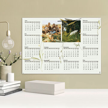 Un calendrier planning annuel accroché au mur