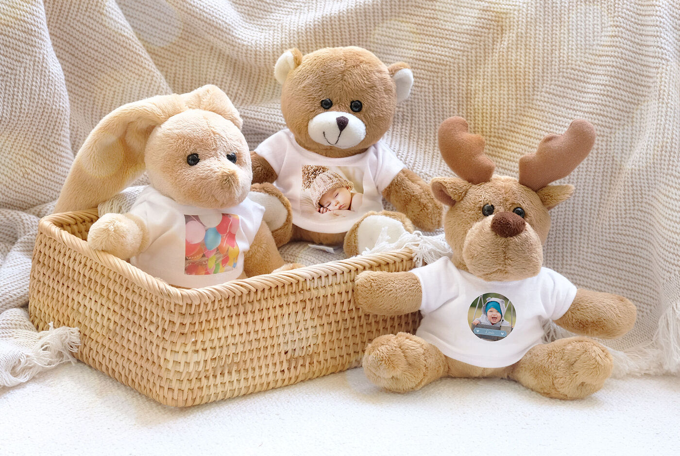 3 peluches personnalisées avec photo dans un panier